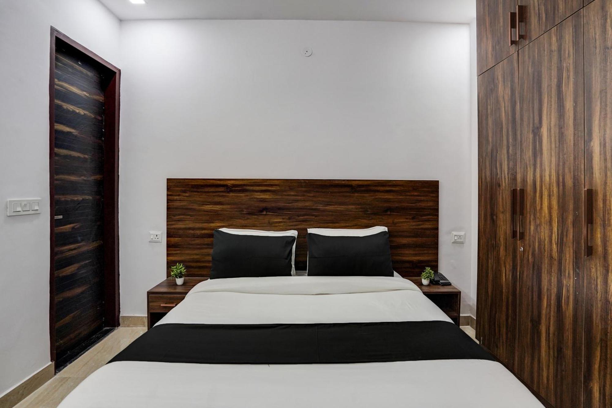 Townhouse Cloud Bay Ξενοδοχείο Γκουργκάον Εξωτερικό φωτογραφία