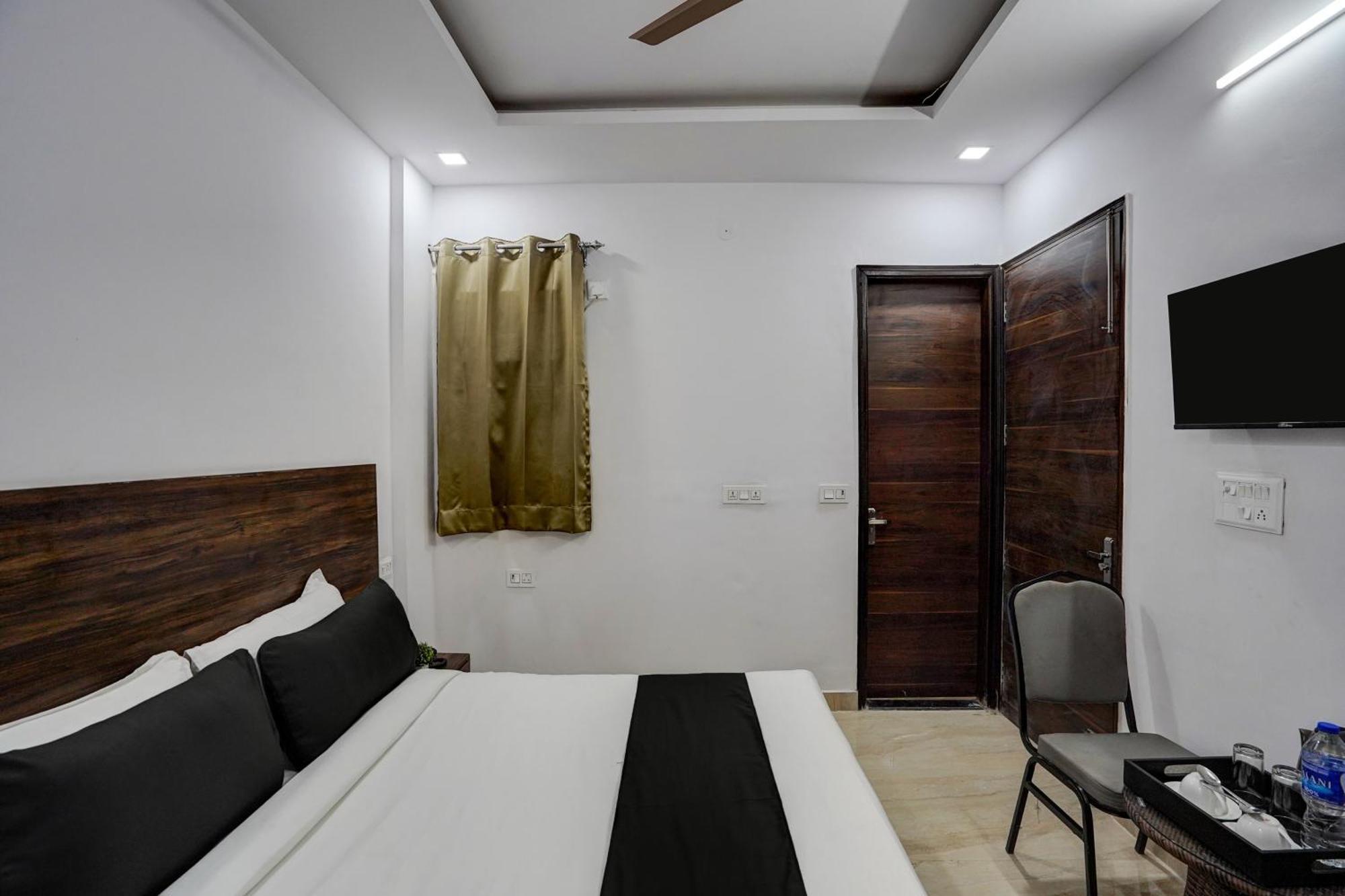 Townhouse Cloud Bay Ξενοδοχείο Γκουργκάον Εξωτερικό φωτογραφία