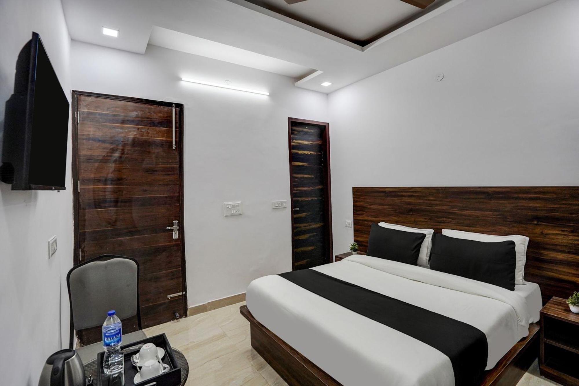 Townhouse Cloud Bay Ξενοδοχείο Γκουργκάον Εξωτερικό φωτογραφία