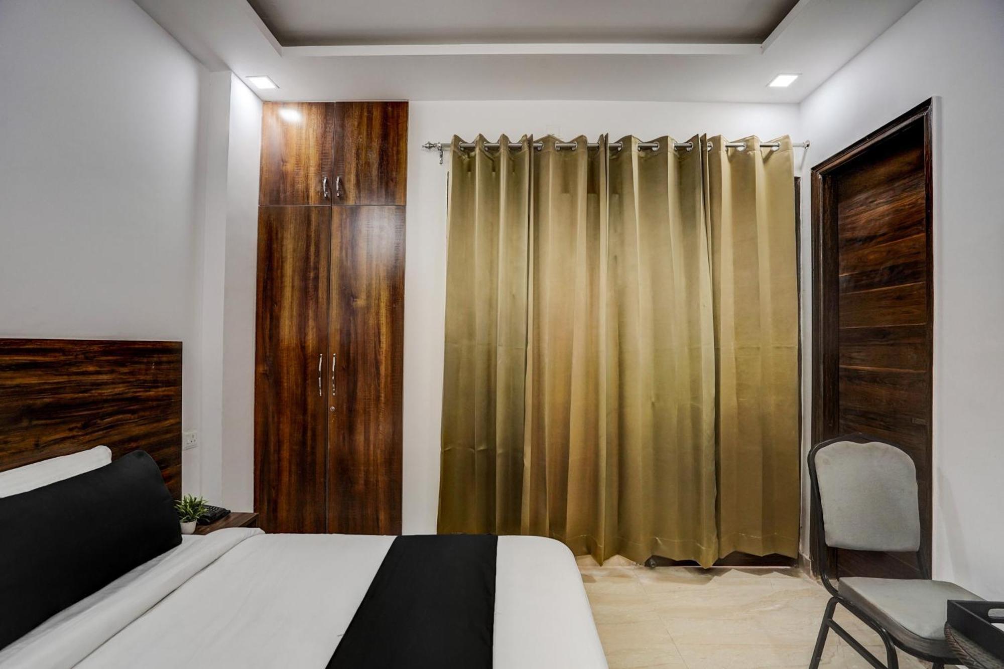 Townhouse Cloud Bay Ξενοδοχείο Γκουργκάον Εξωτερικό φωτογραφία