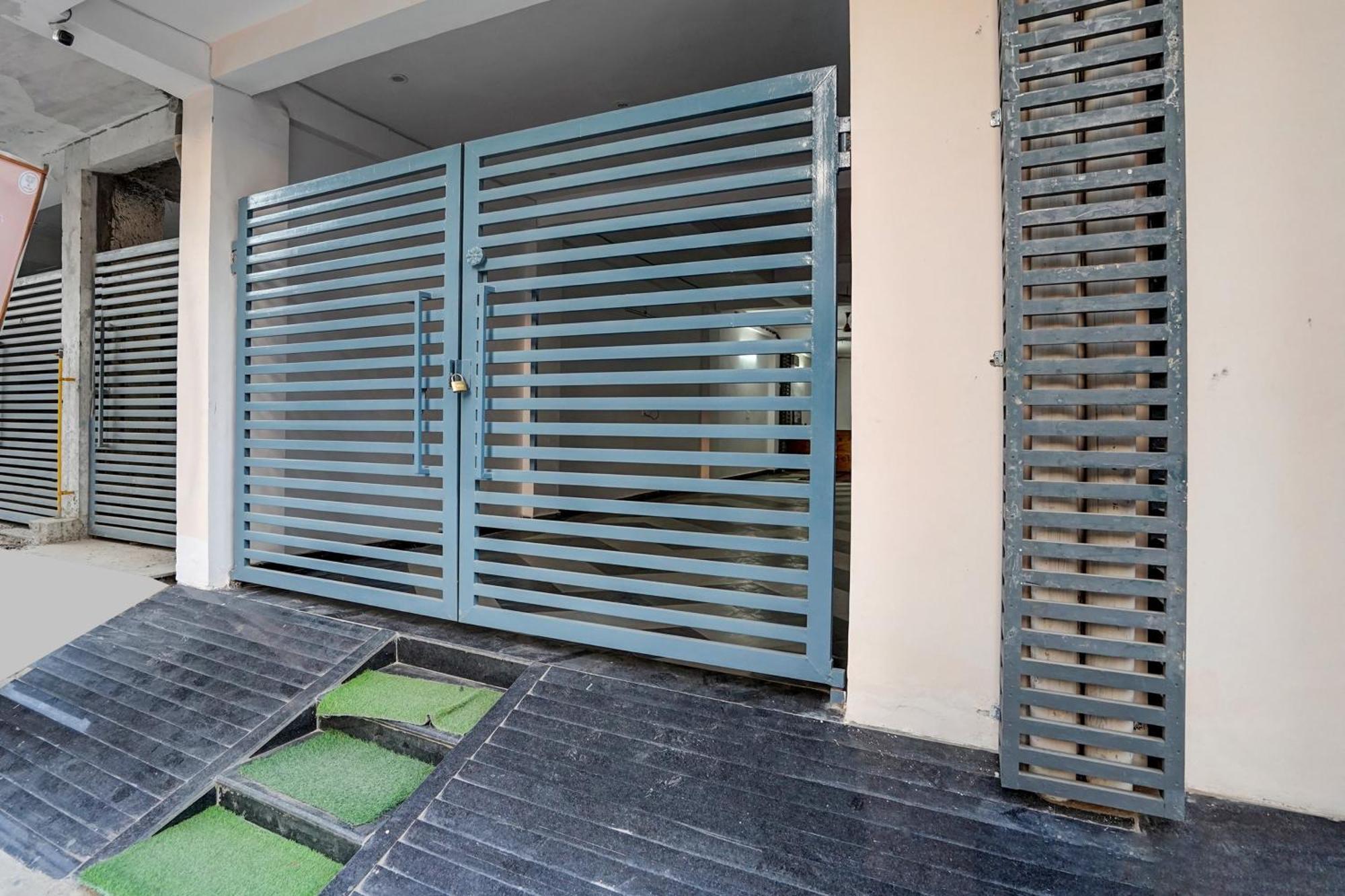 Townhouse Cloud Bay Ξενοδοχείο Γκουργκάον Εξωτερικό φωτογραφία